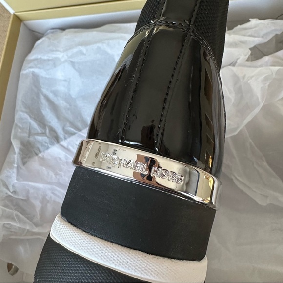 NWT Michael Kors Womens 9M Skyler Stretch-Knit Sock Sneaker Black White Booties - Picture 7 of 10